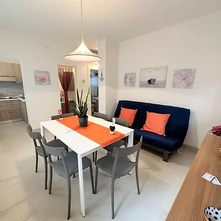 Beautiful Three-room On The Ground Floor Of A With Garden * Lignano Sabbiadoro